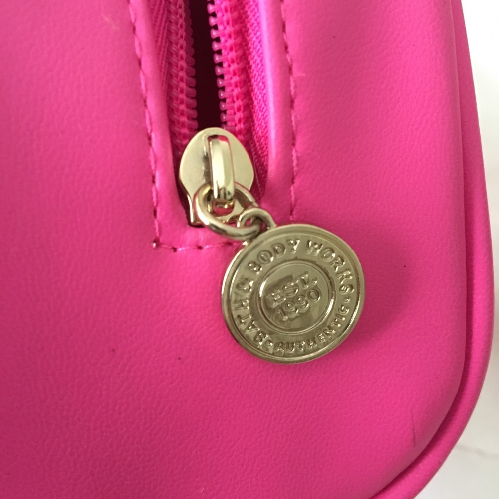 Pink makeup bag - Picture 3 of 3